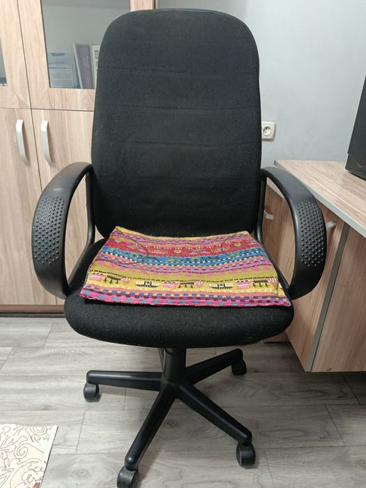 Продам б/у офисное кресло в хорошем состоянии