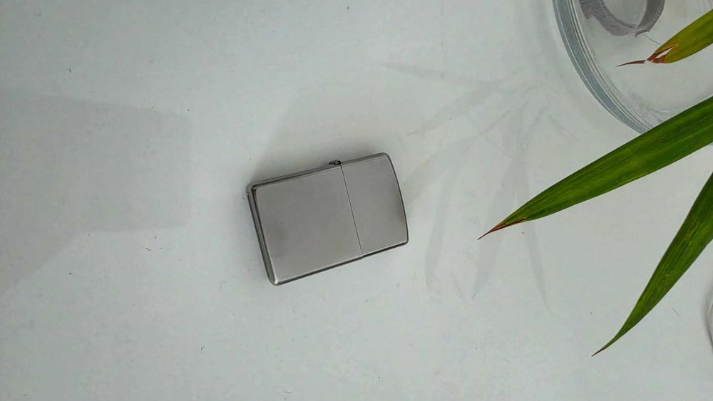 Bricheta Zippo simplă - folosită o singură dată