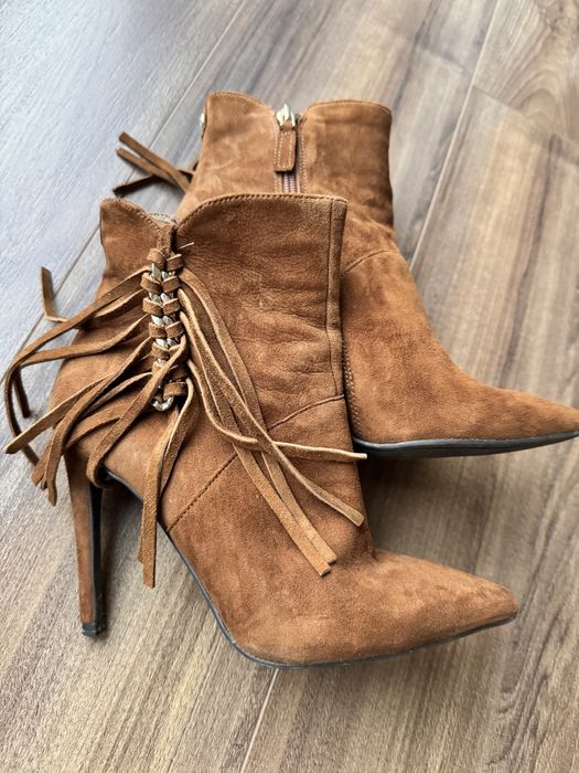 2 бр. Боти Guess