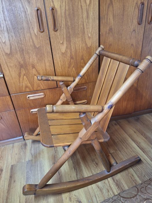 Люлеещ стол от масив