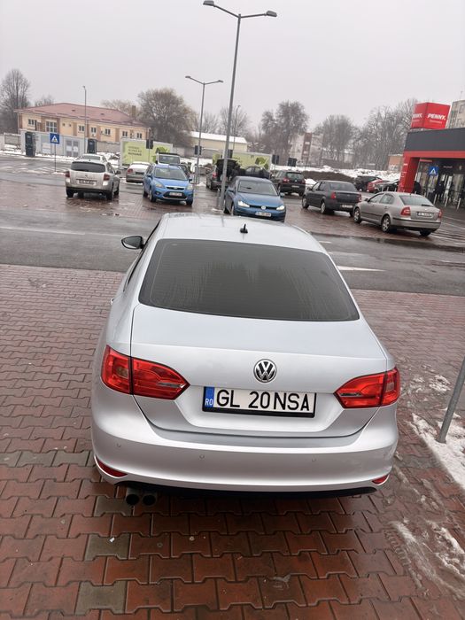 VW Jetta 2011 – benzină, cutie automată, îngrijită
