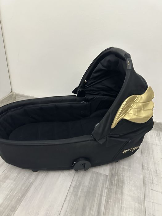 Кош за детска количка