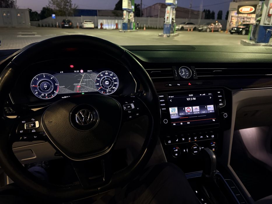 Vând Volkswagen Passat B8 Highline 2.0 TDI 150 CP DSG | Webasto | ACC | Virtual Cockpit | Istoric Reprezentanță