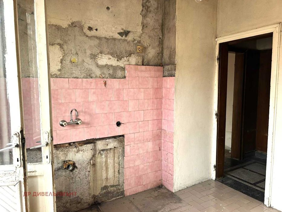 Продава се Тристаен апартамент в София, Център - 94 кв.м за 2978 €/кв.м - Снимка #9