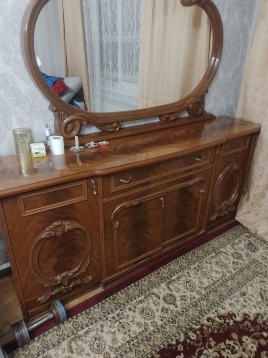 Продам комод и зеркалом