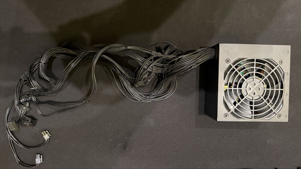 Sursă Lenovo 650w 80 PLUS Gold