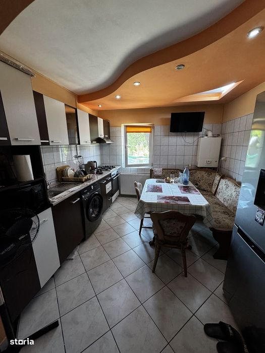 Apartament 2 camere, parter, zonă centrală Boldești-Scăeni + grădină