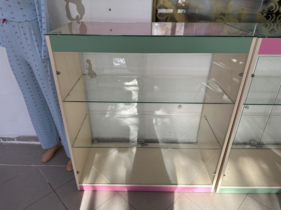 Срочно продам витрины