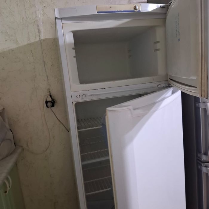 Холодильник Indesit