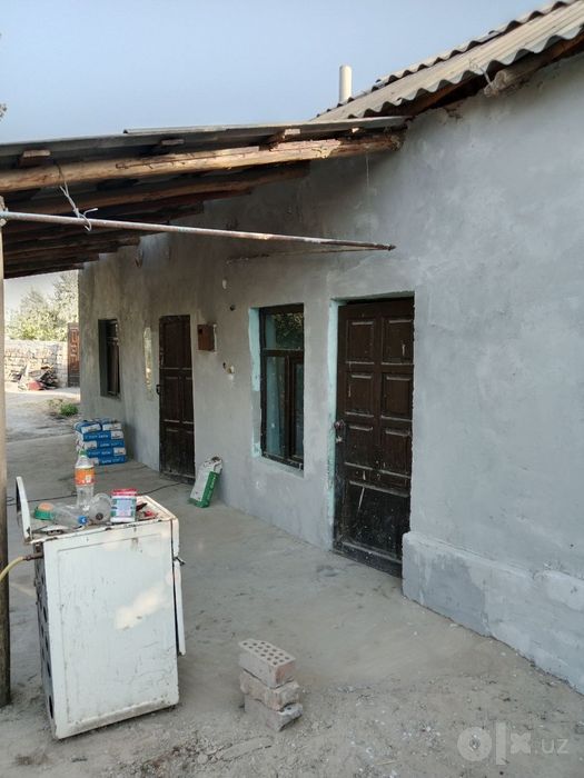 Srochno hovli sotiladi 3 sotih 3 hona 35,000 Kirib yashasa buladi