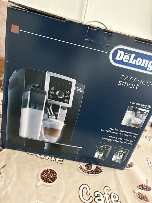 Vand aparat de cafea DeLonghi
