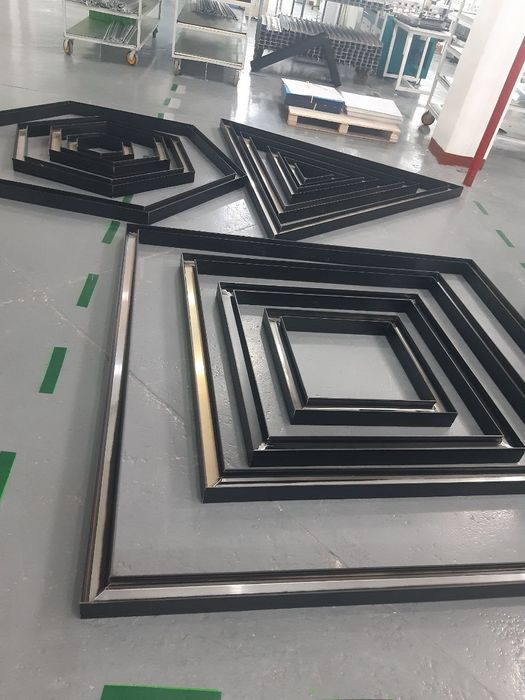 Podvesnoy lampa Lineyniy svetilnik Osma lampa