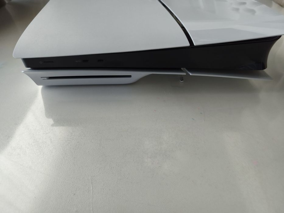 PS 5    1 TB  cu CD