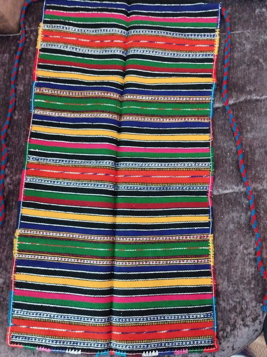 Битова престилка ръчно изтъкана от вълнен материал