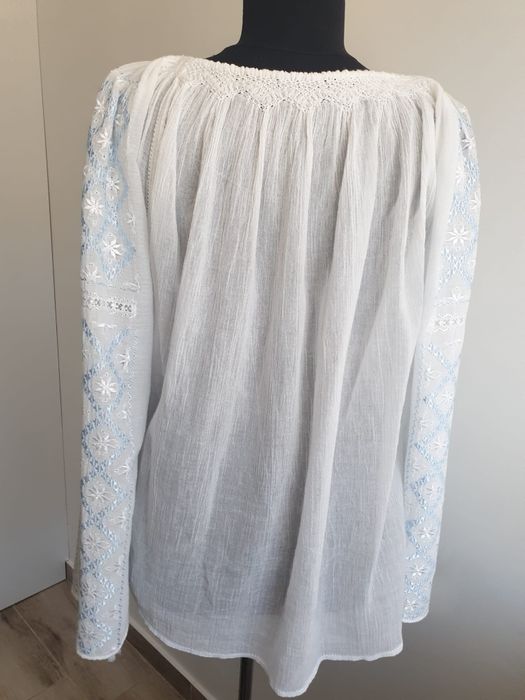 Ie matase autentica cusuta manual