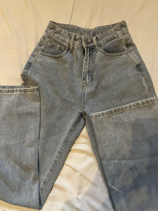 Скъсани дънки shein