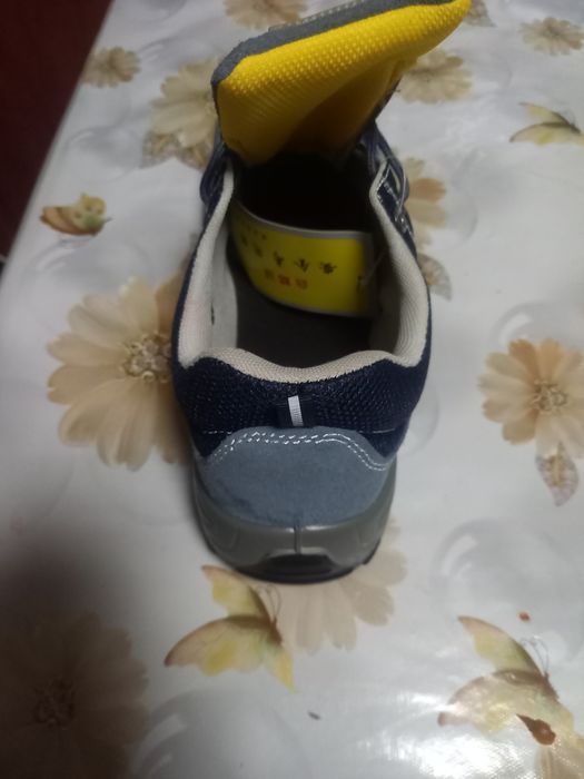 Продам спецобувь