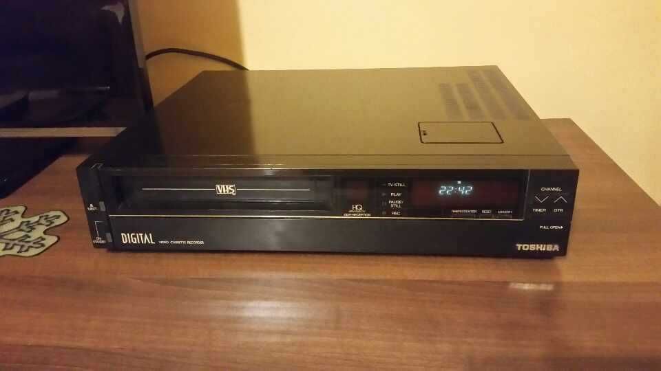 Video VHS TOSHIBA model DV -80G
