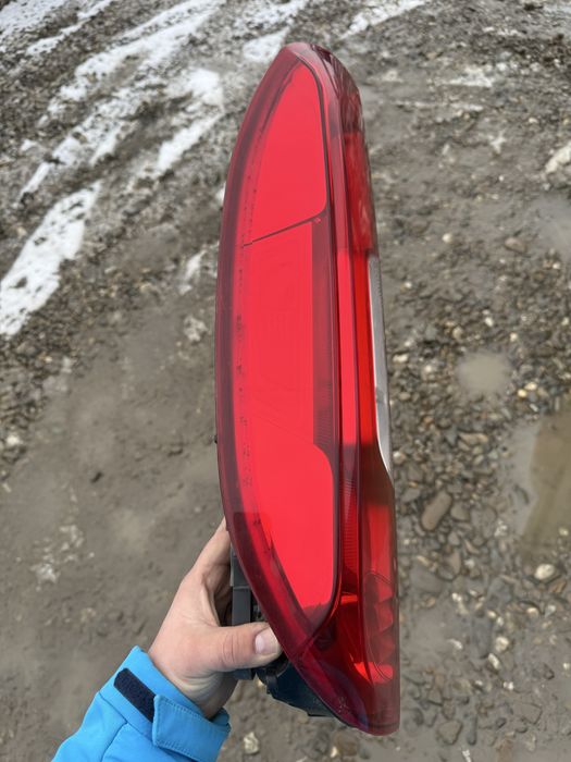 Stop Tripla Lampa Stanga Spate Fiat Doblo 2 Originala cu soclu!