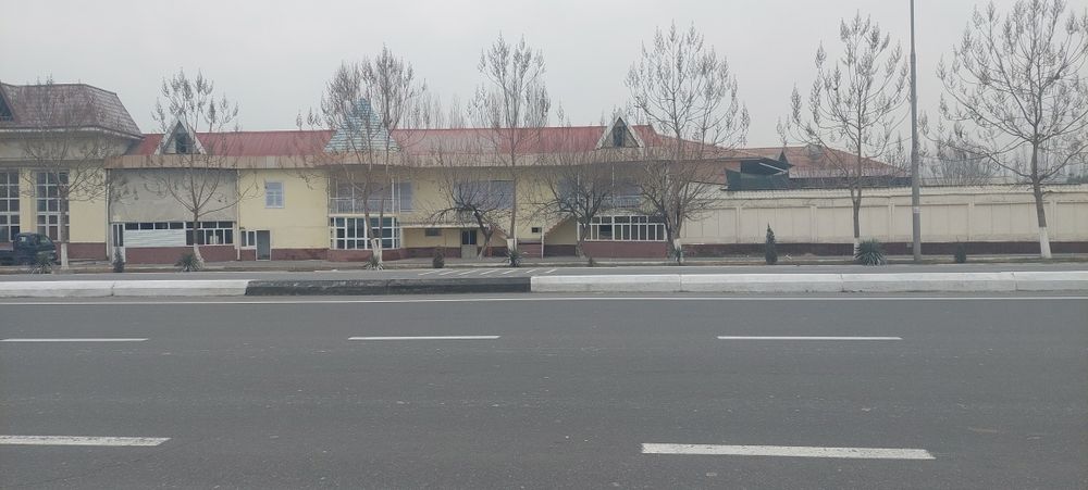 Йул буйида нотурар бино сотилади