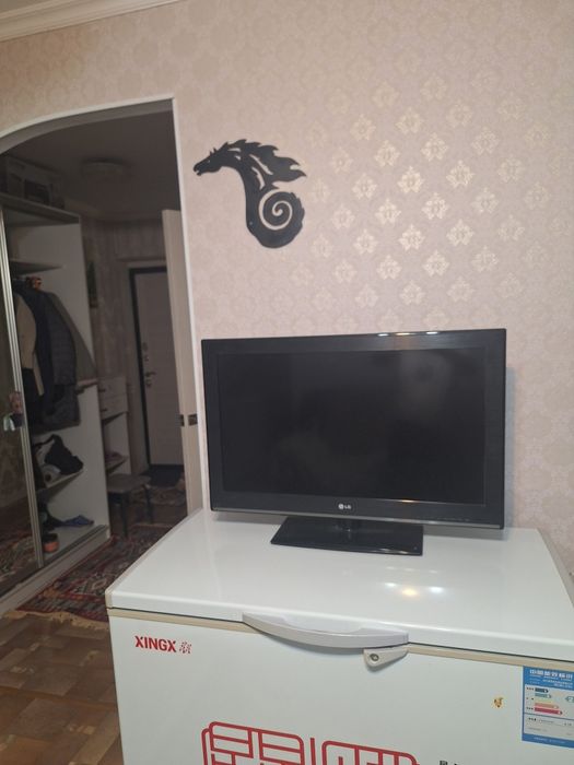 Телевизор LG 2012 года