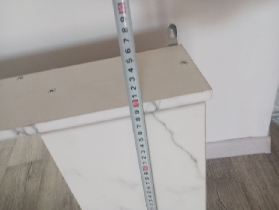 Навесной шкаф с зеркалом