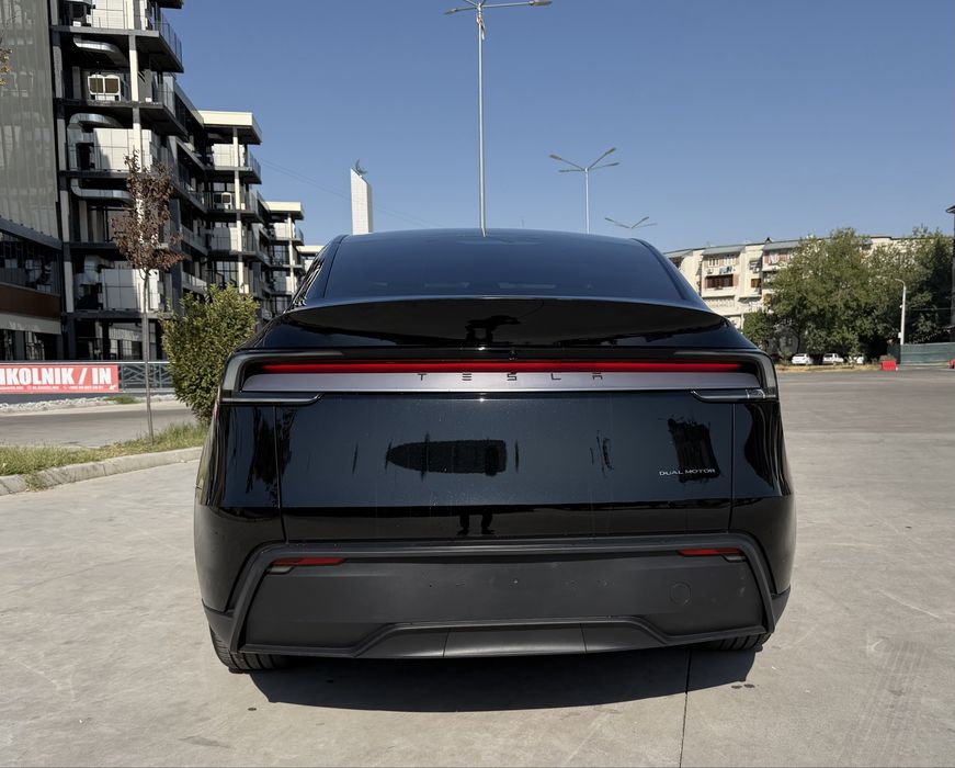 Tesla model y Juniper AWD