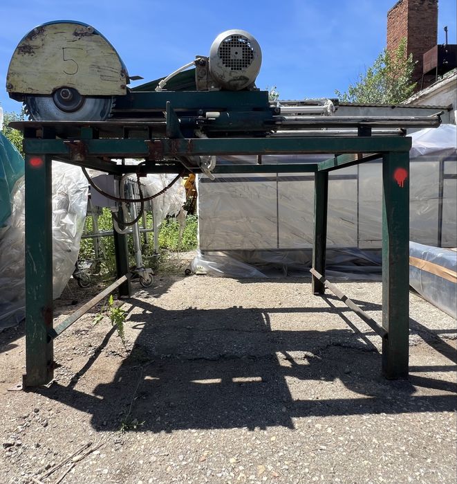 Fierastrau circular cu avans , mobil pe sine motor 3 kw SIEMENS