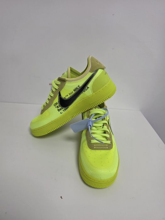 Nike Air Force 1 Low x Off-White „Volt”.