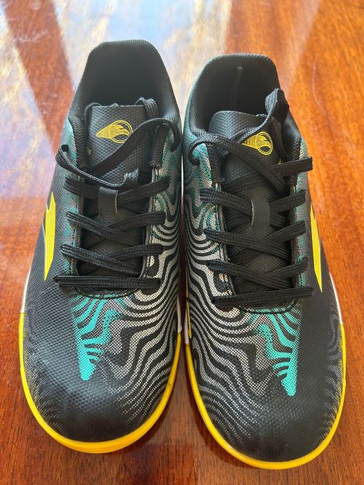 Продам новые футзалки 33-размера