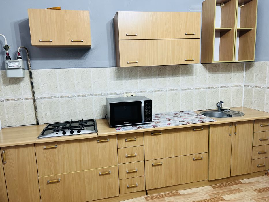Продам кухонный гарниту