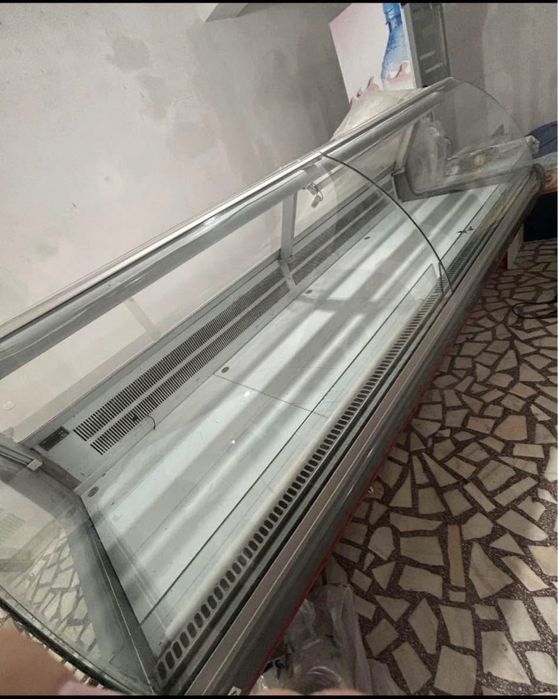 Vitrină frigorifică
