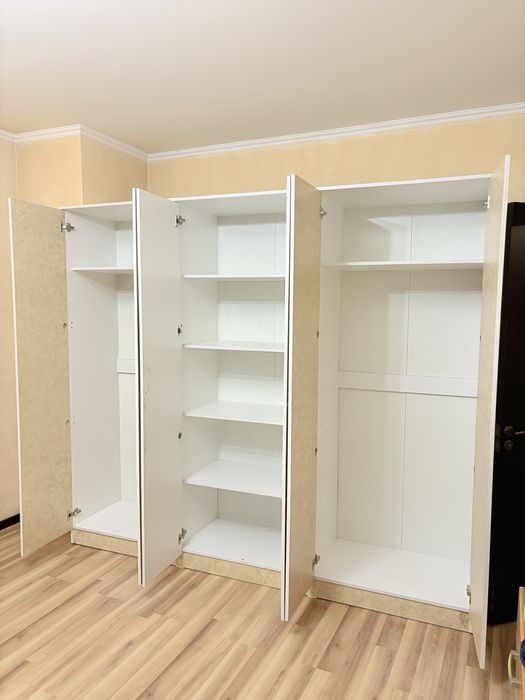 Срочно продам шкафы