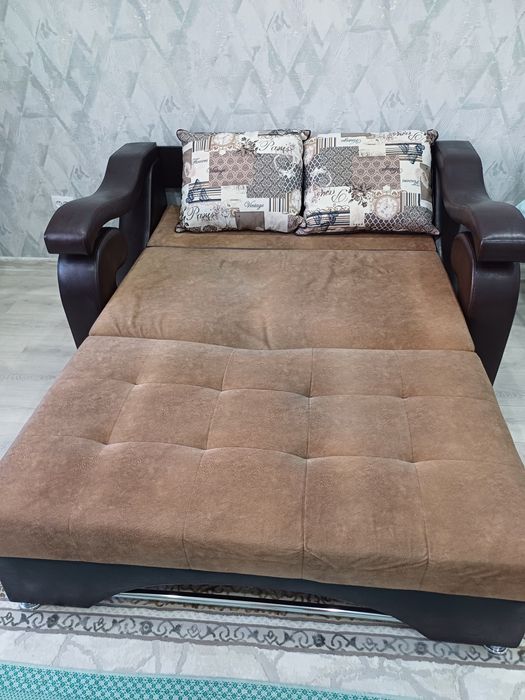 Диван 2х местный