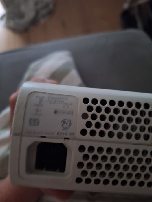 Xbox 360 cu manete
