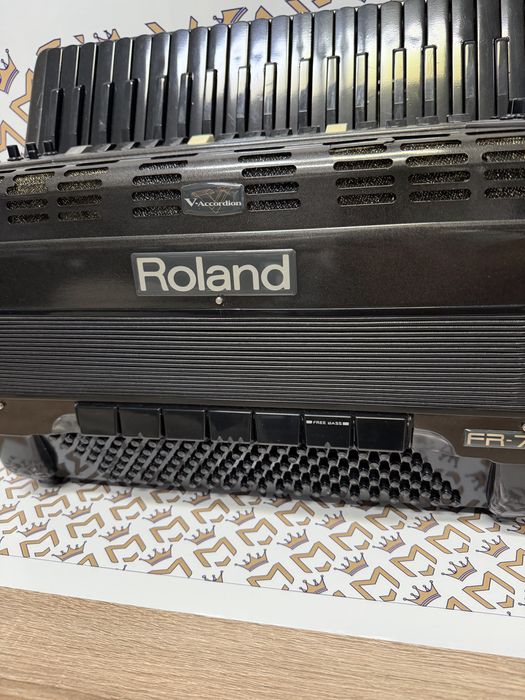 Acordeon Roland FR-7 ! Fară baterie si încarcator !
