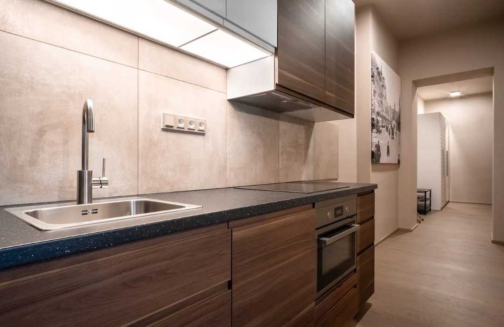 Дава се под наем Едностаен апартамент в Пловдив, Център - 39 кв.м за 163.2 € - Снимка #2