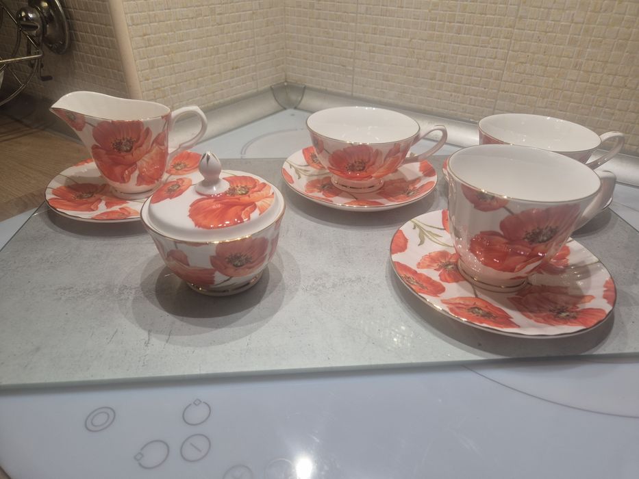 Сервиз за чай/кафе на макове