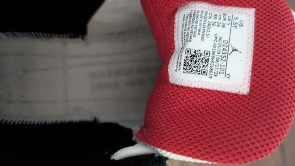 Jordan max aura 5 38