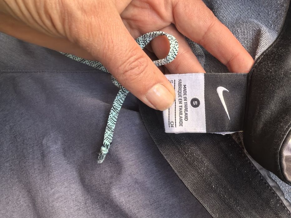 Два чифта къси панталонки за момче,едните от които са NIKE, другите HM