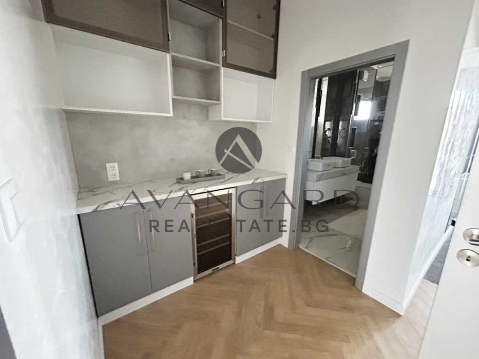 Продава се Къща в Пловдив, Остромила - 388 кв.м за 1225 €/кв.м - Снимка #14