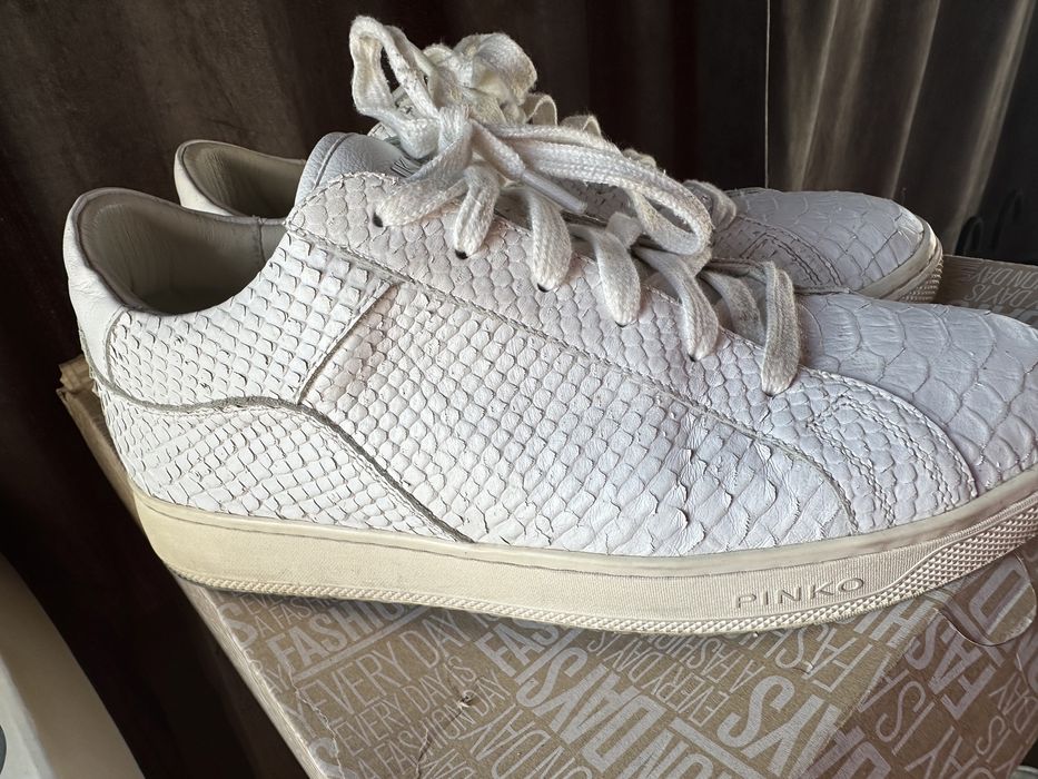 Кецове pinko змийска кожа