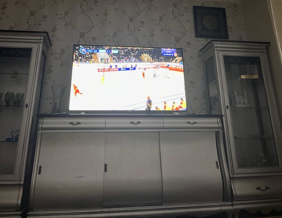 Гарнитур для гостиной (буфет + 2 витрины)