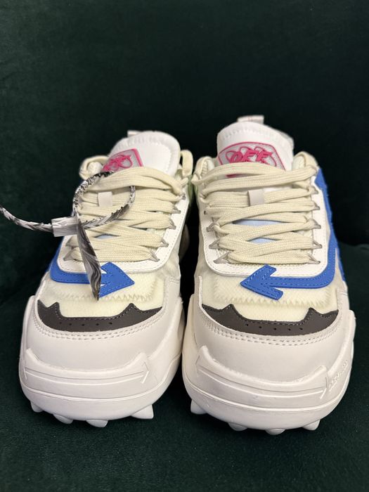 Vand adidasi off white
