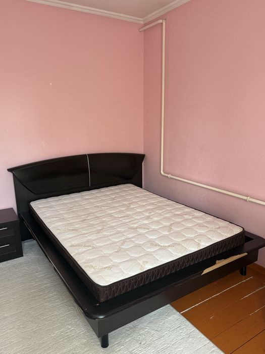 Продам кровать с матрасом 200*160