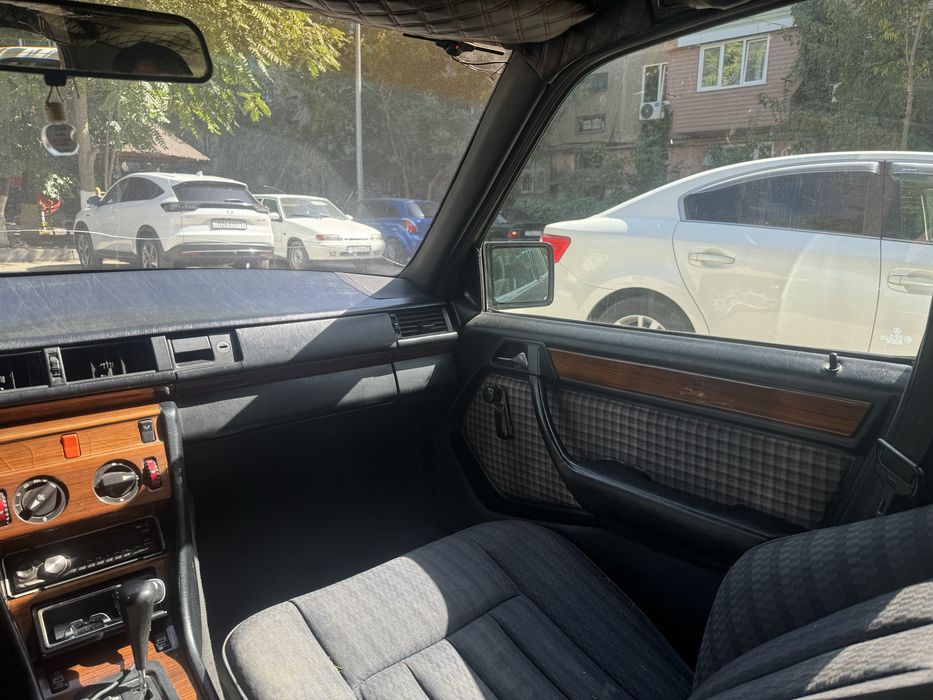 Мерседес w124 в нормальном состояние