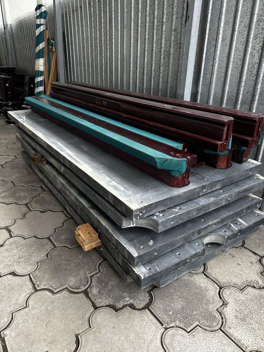 В продаже бильярдный стол