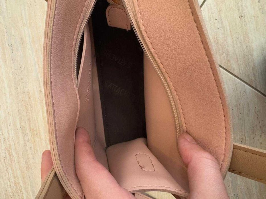 Сумка нежно-розовая с ремешком