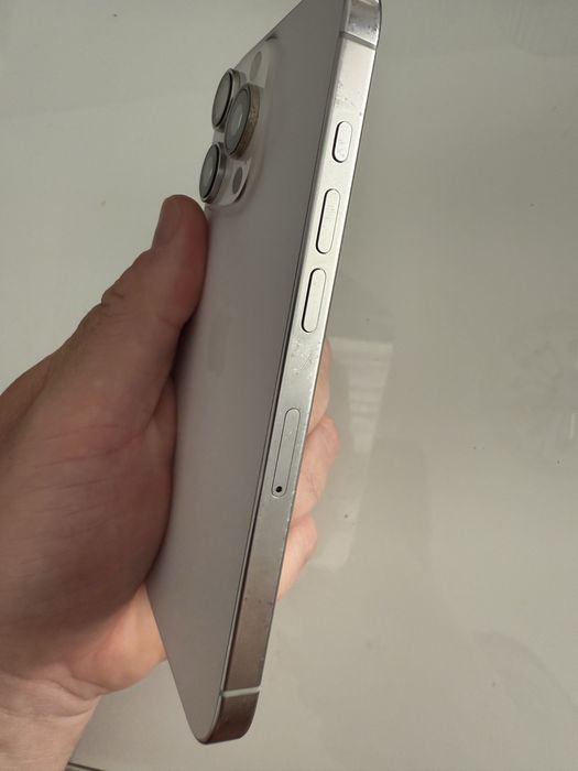 Vand iphone 16 pro 256gb