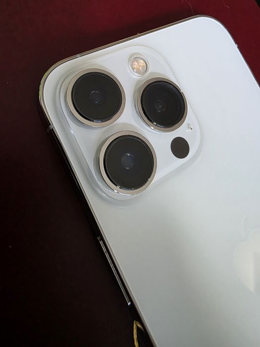 Iphone 13 Pro 128gb. Без забележки. С кутия и кабел. И 8 кейса.